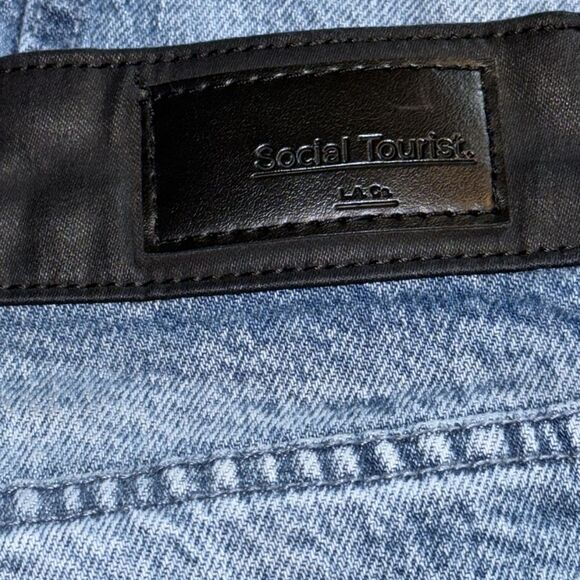 Abercrombie and Fitch SOCIAL TOURIST jeans- size 9R—29 - Picture 2 of 8